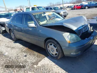 2002 Lexus LS 430 with VIN JTHBN30F820062070, listed as a IAAI auction lot 41209699 with 154,311 mi miles. Bid and sale history available at carsss.com. Image 1.