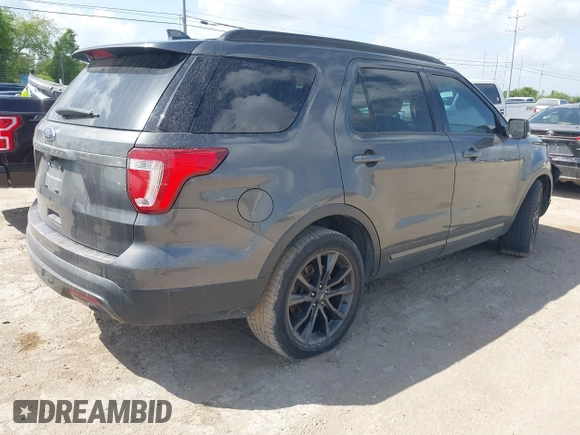 2017 Ford Explorer XLT z VIN 1FM5K7D80HGB90292, wystawiony jako IAAI lot #42548449 z przebiegiem 53 833 mil mil oraz . Historia ofert i sprzedaży dostępna na DreamBid. Obrazek 4.