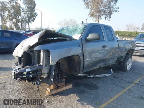 2007 Chevrolet Silverado 1500 LT w/1LT with VIN 2GCEC19J671681715, listed as a IAAI auction lot 41460453 with 119,714 mi miles. Bid and sale history available at carsss.com. Image 2.