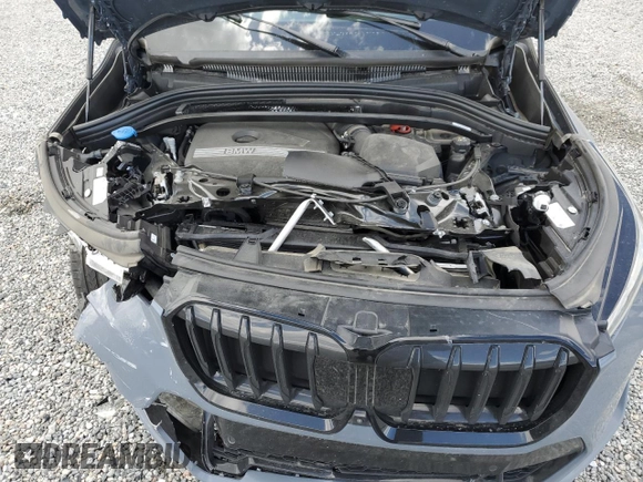 2023 BMW X1 xDrive28i z VIN WBX73EF00P5W09504, wystawiony jako Copart lot #51855325 z przebiegiem 37 759 mil mil oraz Szkoda całkowita • Salvage title. Historia ofert i sprzedaży dostępna na DreamBid. Obrazek 14.