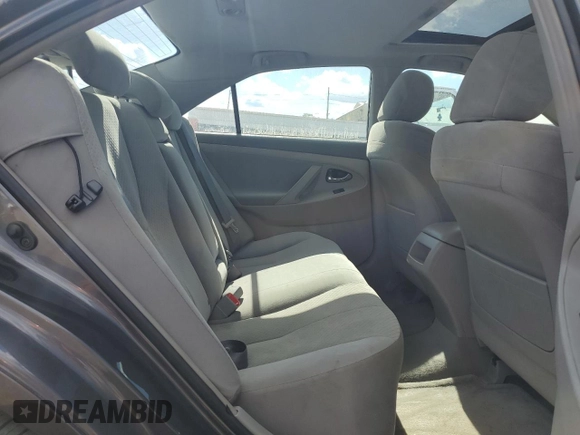 2008 Toyota Camry LE z VIN 4T4BE46K88R013921, wystawiony jako Copart lot #72229094 z przebiegiem 120 851 mil mil oraz Szkoda całkowita • Salvage title. Historia ofert i sprzedaży dostępna na DreamBid. Obrazek 10.