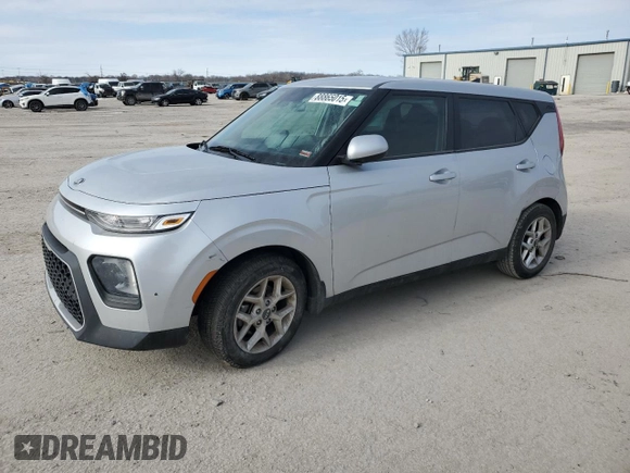 2020 Kia Soul X-Line with VIN KNDJ23AU0L7021640, listed as a Copart auction lot 88865015 with 59,704 mi miles and Salvage Title. Bid and sale history available at carsss.com. Image 1.
