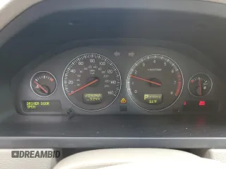 2006 Volvo XC90 2.5L Turbo with VIN YV4CY592761272147, listed as a Copart auction lot 44188015 with 204,142 mi miles and Salvage Title. Bid and sale history available at carsss.com. Image 9.