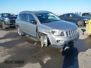 2016 Jeep Compass Sport z VIN 1C4NJDBB1GD587577, wystawiony jako IAAI lot #41403682 z przebiegiem 54 158 mil mil oraz . Historia ofert i sprzedaży dostępna na DreamBid. Obrazek 1.