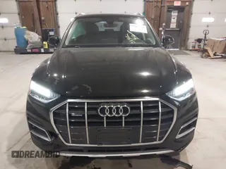2021 Audi Q5 Premium with VIN WA1AAAFY0M2128148, listed as a IAAI auction lot 41240680 with 37,977 mi miles. Bid and sale history available at carsss.com. Image 12.