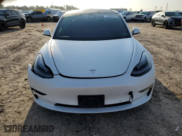 2021 Tesla Model 3 Long Range z VIN 5YJ3E1EB7MF044096, wystawiony jako Copart lot #56300355 z przebiegiem 87 677 mil mil oraz Szkoda całkowita • Salvage title. Historia ofert i sprzedaży dostępna na DreamBid. Obrazek 5.