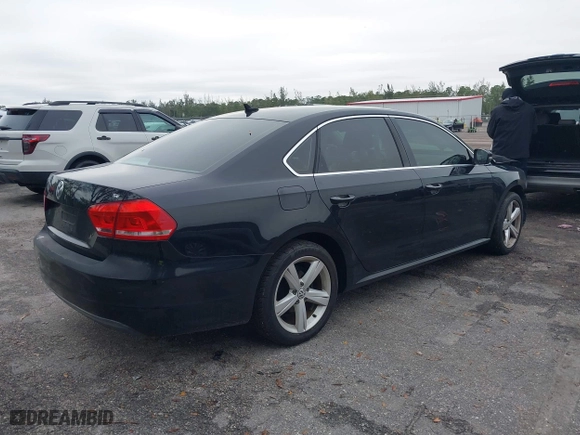 2013 Volkswagen Passat SE w/Sunroof with VIN 1VWBH7A33DC150043, listed as a IAAI auction lot 41411518 with 132,208 mi miles. Bid and sale history available at carsss.com. Image 4.