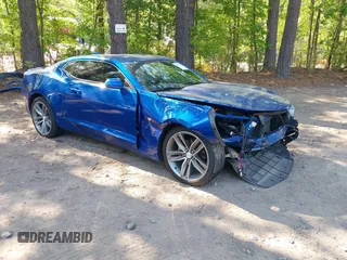 2016 Chevrolet Camaro 2LT z VIN 1G1FD1RS7G0121524, wystawiony jako IAAI lot #42169075 z przebiegiem 90 443 mil mil oraz . Historia ofert i sprzedaży dostępna na DreamBid. Obrazek 1.