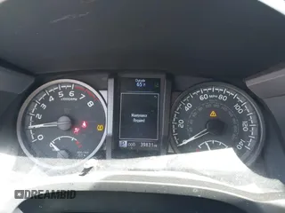 2020 Toyota Tacoma SR5 z VIN 3TMCZ5AN5LM337632, wystawiony jako IAAI lot #42203628 z przebiegiem 39 831 mil mil oraz . Historia ofert i sprzedaży dostępna na DreamBid. Obrazek 7.