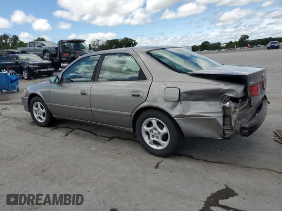 2000 Toyota Camry CE z VIN 4T1BG22KXYU639808, wystawiony jako Copart lot #56606985 z przebiegiem 119 678 mil mil oraz Szkoda całkowita • Salvage title. Historia ofert i sprzedaży dostępna na DreamBid. Obrazek 2.