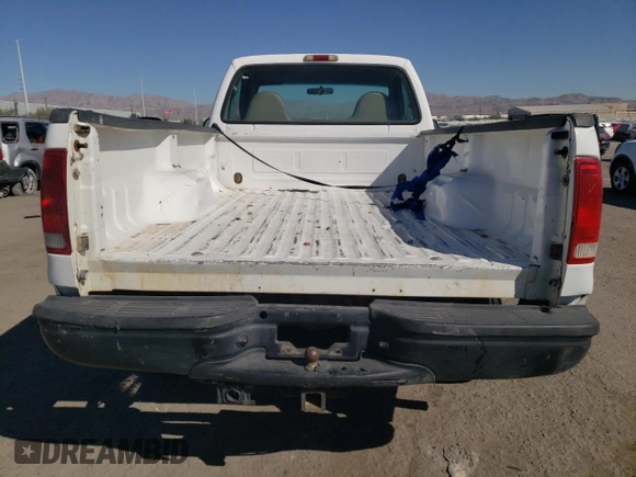 2001 Ford F-250 XL z VIN 1FTNF21L31EC98816, wystawiony jako Copart lot #72825944 z przebiegiem 145 083 mil mil oraz Szkoda całkowita • Salvage title. Historia ofert i sprzedaży dostępna na DreamBid. Obrazek 6.