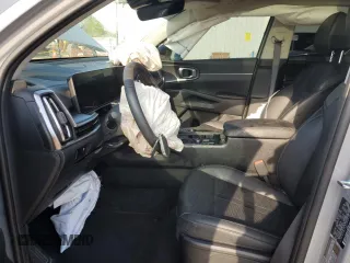 2024 Kia Sorento S z VIN 5XYRL4JC2RG300595, wystawiony jako Copart lot #54080075 z przebiegiem 9400 mil mil oraz Szkoda całkowita • Salvage title. Historia ofert i sprzedaży dostępna na DreamBid. Obrazek 7.