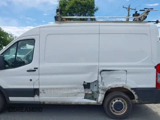 2019 Ford Transit z VIN 1FTYR1CM7KKB27266, wystawiony jako IAAI lot #42290305 z przebiegiem 129 746 mil mil oraz . Historia ofert i sprzedaży dostępna na DreamBid. Obrazek 14.