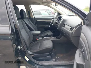 2014 Mitsubishi Outlander SE z VIN JA4AZ3A39EZ000175, wystawiony jako IAAI lot #42250775 z przebiegiem 195 858 mil mil oraz . Historia ofert i sprzedaży dostępna na DreamBid. Obrazek 5.