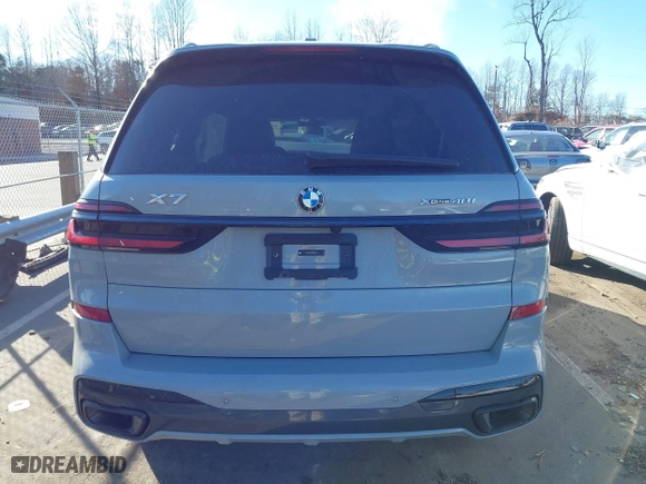2024 BMW X7 xDrive40i with VIN 5UX23EM02R9V69737, listed as a IAAI auction lot 41456396 with 11,803 mi miles. Bid and sale history available at carsss.com. Image 16.