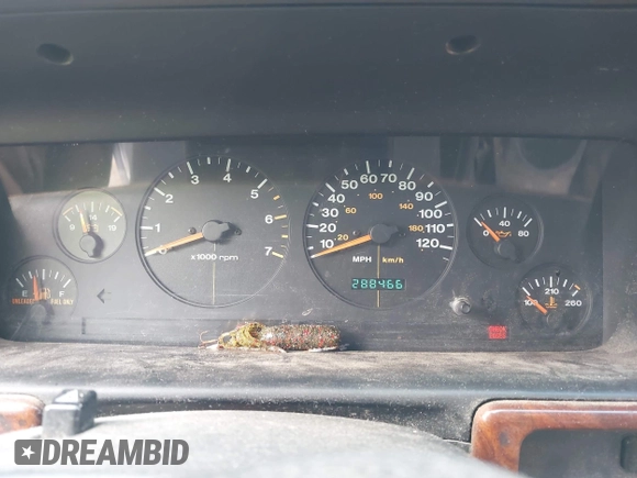 1996 Jeep Grand Cherokee Laredo with VIN 1J4EX58S1TC122268, listed as a IAAI auction lot 42005236 with 288,466 mi miles. Bid and sale history available at carsss.com. Image 7.