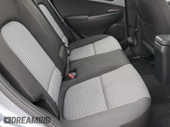 2021 Hyundai Kona SE z VIN KM8K12AAXMU610006, wystawiony jako Copart lot #50434295 z przebiegiem 43 853 mil mil oraz Szkoda całkowita • Salvage title. Historia ofert i sprzedaży dostępna na DreamBid. Obrazek 11.