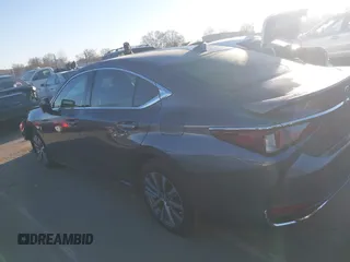 2021 Lexus ES 300h z VIN 58ADA1C1XMU001121, wystawiony jako IAAI lot #41815984 z przebiegiem 66 590 mil mil oraz . Historia ofert i sprzedaży dostępna na DreamBid. Obrazek 14.