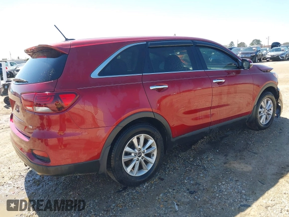 2020 Kia Sorento LX with VIN 5XYPG4A31LG684906, listed as a IAAI auction lot 41760413 with 100,486 mi miles. Bid and sale history available at carsss.com. Image 4.