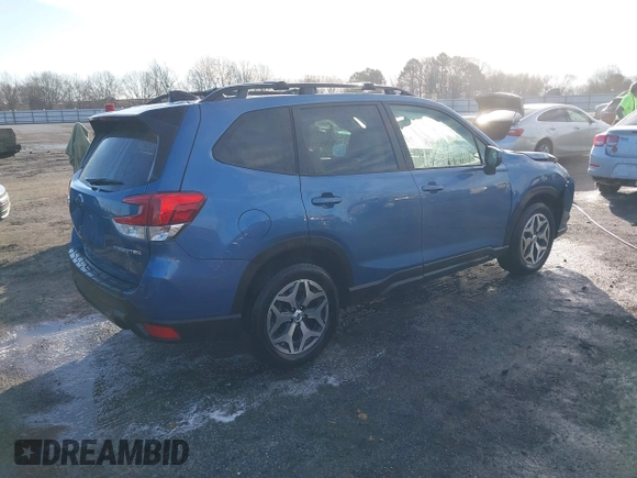 2024 Subaru Forester Premium with VIN JF2SKACC8RH516301, listed as a IAAI auction lot 41297281 with 10,340 mi miles. Bid and sale history available at carsss.com. Image 4.
