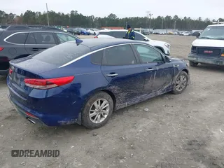 2018 Kia Optima LX with VIN 5XXGT4L33JG211888, listed as a IAAI auction lot 41198586 with 130,000 mi miles. Bid and sale history available at carsss.com. Image 4.
