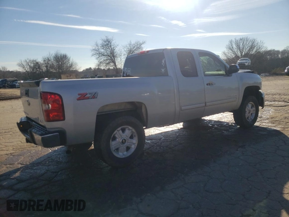 2010 Chevrolet Silverado 1500 LT with VIN 1GCSCSE01AZ116017, listed as a Copart auction lot 86832804 with 168,782 mi miles and Salvage Title. Bid and sale history available at DreamBid. Image 3.