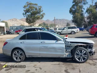 2020 Mercedes-Benz C 300 с VIN WDDWF8DB7LR526991, выставлен на аукционе IAAI как лот 40438514 с пробегом 49 781 миль миль и . История ставок и продаж доступна на DreamBid. Изображение 14.