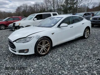 2013 Tesla Model S with VIN 5YJSA1DN6DFP11453, listed as a Copart auction lot 52782045 with 0 mi miles and Clean Title. Bid and sale history available at carsss.com. Image 1.