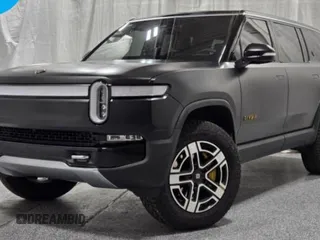 2023 Rivian R1S Launch Edition with VIN 7PDSGABL2PN020404, listed as a Copart auction lot 81428984 with 128 mi miles and Clean Title. Bid and sale history available at carsss.com. Image 2.