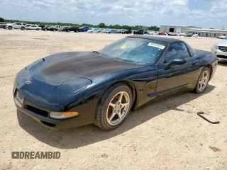2003 Chevrolet Corvette z VIN 1G1YY22G835112272, wystawiony jako Copart lot #60049165 z przebiegiem Nie podano mil oraz Czysty tytuł • Clean title. Historia ofert i sprzedaży dostępna na DreamBid. Obrazek 1.