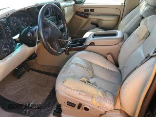 2004 GMC Yukon SLT z VIN 1GKEK13Z64R319621, wystawiony jako Copart lot #59622995 z przebiegiem 228 726 mil mil oraz Szkoda całkowita • Salvage title. Historia ofert i sprzedaży dostępna na DreamBid. Obrazek 7.