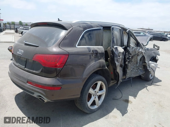 2011 Audi Q7 S line with VIN WA1DGAFE3BD010419, listed as a IAAI auction lot 39539685 with Not provided miles and . Bid and sale history available at DreamBid. Image 4.