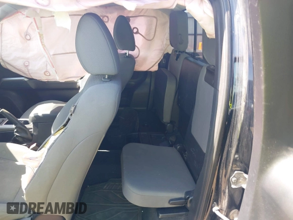 2017 Toyota Tacoma SR z VIN 5TFSX5EN4HX056886, wystawiony jako IAAI lot #42264479 z przebiegiem 97 895 mil mil oraz . Historia ofert i sprzedaży dostępna na DreamBid. Obrazek 8.