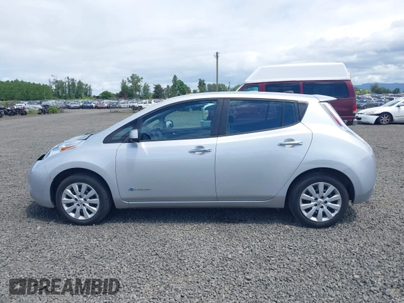 2017 Nissan LEAF SV z VIN 1N4BZ0CP4HC301703, wystawiony jako IAAI lot #42195180 z przebiegiem 42 366 mil mil oraz . Historia ofert i sprzedaży dostępna na DreamBid. Obrazek 14.