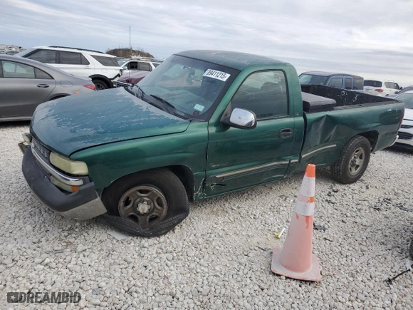 2000 Chevrolet Silverado 1500 with VIN 1GCEC14V6YZ305082, listed as a Copart auction lot 89411215 with 157,700 mi miles and Salvage Title. Bid and sale history available at carsss.com. Image 1.