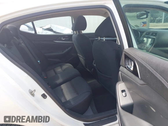 2016 Nissan Maxima SV z VIN 1N4AA6AP5GC406841, wystawiony jako IAAI lot #41829964 z przebiegiem 149 297 mil mil oraz . Historia ofert i sprzedaży dostępna na DreamBid. Obrazek 8.