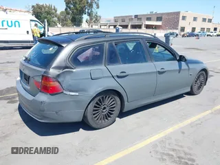 2006 BMW 3 Series 325xi z VIN WBAVT13546KW23822, wystawiony jako IAAI lot #42832474 z przebiegiem 234 704 mil mil oraz . Historia ofert i sprzedaży dostępna na DreamBid. Obrazek 4.