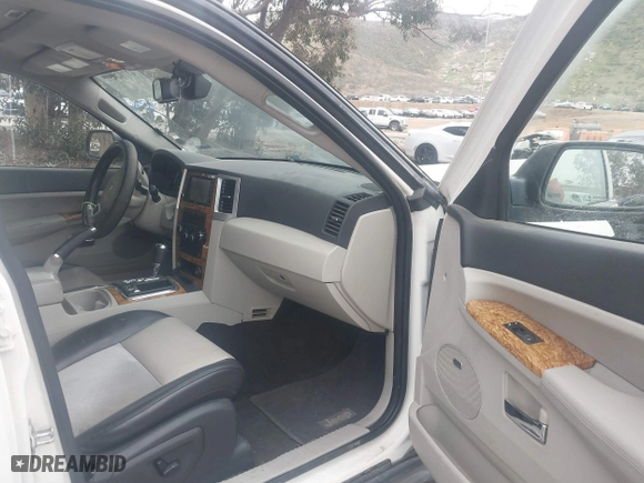 2009 Jeep Grand Cherokee Limited with VIN 1J8HR58P39C547341, listed as a IAAI auction lot 41792437 with 147,260 mi miles. Bid and sale history available at carsss.com. Image 5.
