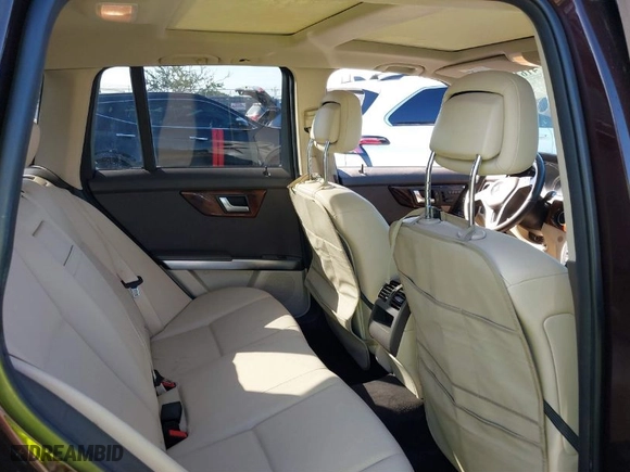 2013 Mercedes-Benz GLK-Class GLK 350 with VIN WDCGG8JB5DF996093, listed as a IAAI auction lot 41615076 with 108,981 mi miles. Bid and sale history available at carsss.com. Image 8.