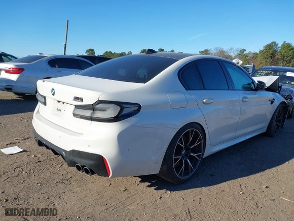 2019 BMW M5 Competition with VIN WBSJF0C57KB285614, listed as a IAAI auction lot 39011419 with 1 mi miles. Bid and sale history available at carsss.com. Image 4.