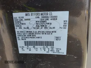 2005 Ford F-250 XL с VIN 1FTSW21P65EC44812, выставлен на аукционе IAAI как лот 42691573 с пробегом 76 672 миль миль и . История ставок и продаж доступна на DreamBid. Изображение 9.