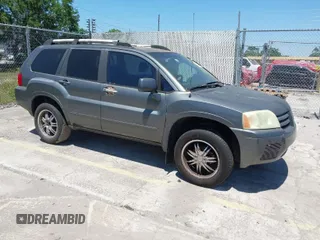 2004 Mitsubishi Endeavor LS with VIN 4A4MM21S54E079264, listed as a IAAI auction lot 42036566 with 222,618 mi miles. Bid and sale history available at carsss.com. Image 1.