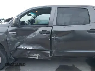 2016 Toyota Tundra SR5 z VIN 5TFEW5F16GX200433, wystawiony jako IAAI lot #41734078 z przebiegiem 183 233 mil mil oraz . Historia ofert i sprzedaży dostępna na DreamBid. Obrazek 6.