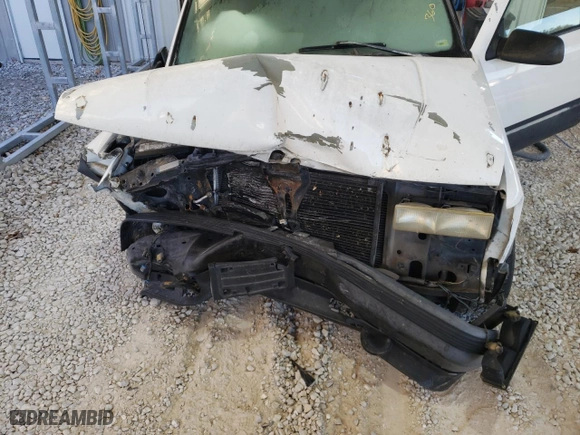 1998 Chevrolet Tahoe with VIN 3GNEK18R8WG147672, listed as a Copart auction lot 81992104 with 313,665 mi miles and Salvage Title. Bid and sale history available at carsss.com. Image 13.