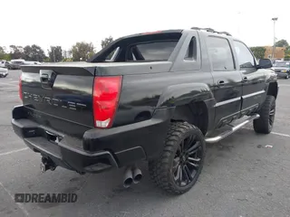 2003 Chevrolet Avalanche with VIN 3GNEC13T33G191705, listed as a IAAI auction lot 42289684 with 149,607 mi miles and . Bid and sale history available at DreamBid. Image 4.