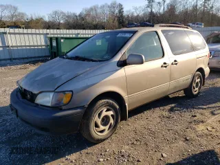 2002 Toyota Sienna LE with VIN 4T3ZF13C62U448470, listed as a Copart auction lot 83996174 with 185,138 mi miles and Salvage title. Bid and sale history available at DreamBid. Image 1.
