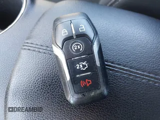 2017 Ford Mustang V6 z VIN 1FATP8EM9H5208725, wystawiony jako IAAI lot #41838293 z przebiegiem 88 780 mil mil oraz . Historia ofert i sprzedaży dostępna na DreamBid. Obrazek 11.