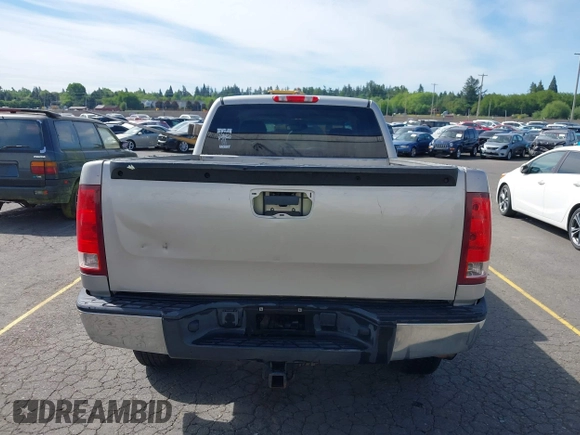 2008 GMC Sierra 1500 Work Truck z VIN 2GTEC19C381102196, wystawiony jako IAAI lot #42212449 z przebiegiem 213 361 mil mil oraz . Historia ofert i sprzedaży dostępna na DreamBid. Obrazek 16.
