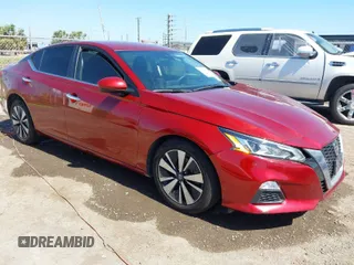 2022 Nissan Altima 2.5 SV with VIN 1N4BL4DV4NN329202, listed as a IAAI auction lot 41674663 with 52,724 mi miles. Bid and sale history available at carsss.com. Image 1.