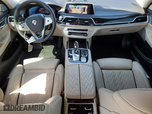 2020 BMW 7 Series z VIN WBA7U2C18LCD14534, wystawiony jako Copart lot #44378393 z przebiegiem 35 039 mil mil oraz . Historia ofert i sprzedaży dostępna na DreamBid. Obrazek 8.